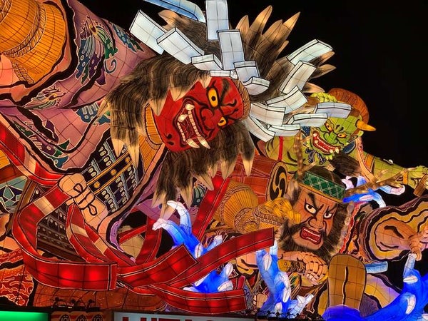 【秋田市内~井川さくら発】 桟敷席から見物!大迫力 青森ねぶた祭ライナー 復路夜行2日間2